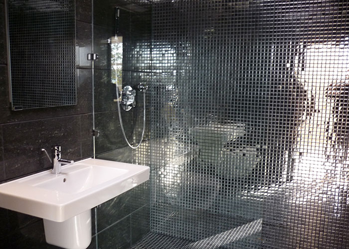 bathroom sealant work